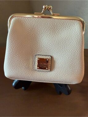 Dooney & Bourke Cream Pebbled Leather Kiss-Lock Coin Purse with Gold Hardware
